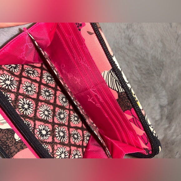 Vera Bradley Mocha Rose Accordion Wallet - DISCONTINUED Fall of 2011 - Picture 7 of 9